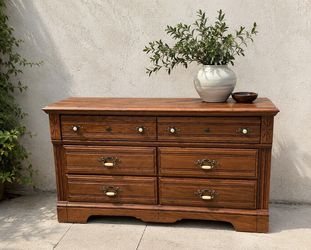 Copperfield Manor 6 Drawer Dresser