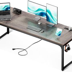 71” Computer Desk – Excellent Condition