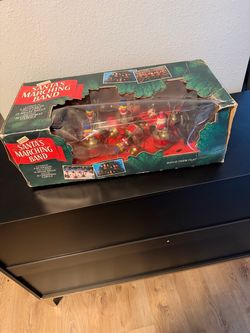 Vintage 1991 https://offerup.com/redirect/?o=TXIuQ2hyaXN0bWFz Santa's Marching Band Christmas Decoration