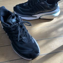 Adidas running tennis size 10.5 used twice 