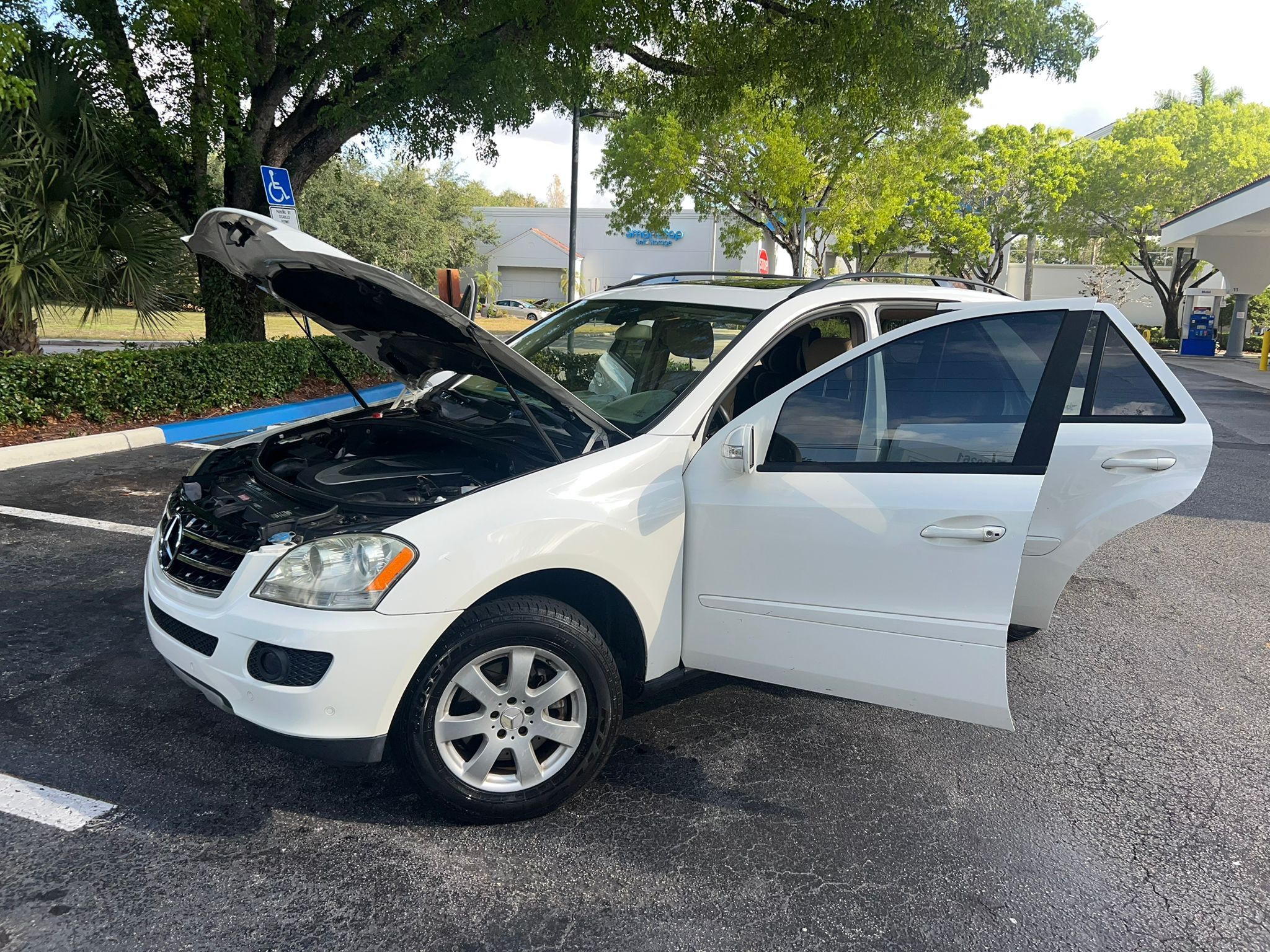 Mercedes-Benz ML (contact info removed)