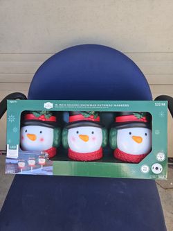 Holiday Time 16-Inch Singing Snowman Pathway Markers