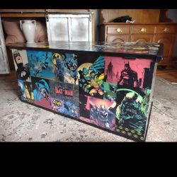 Large Antique Blanket Chest/Upcycled Coffee Table Toy Box Storage Chest Bench Batman Comics