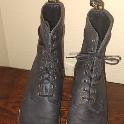 
Women's  US, Size 8, 8-eye Dr Martens Shriver Hi