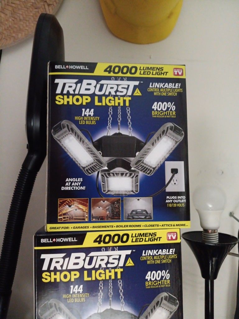 Triple Burst Shop Light. (Linkable)