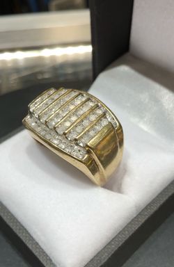 Men’s 10k gold diamond ring