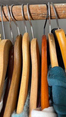 35 Wooden Clothes Hangers Set