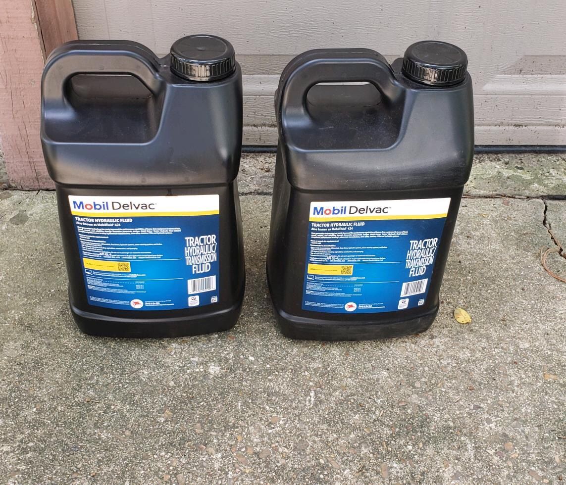 Mobil Delvac Tractor Hydraulic Transmission Fluid 2 x 2.5 Gallon  424 Lot Of 2