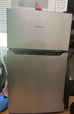 Hisense mini fridge / freezer