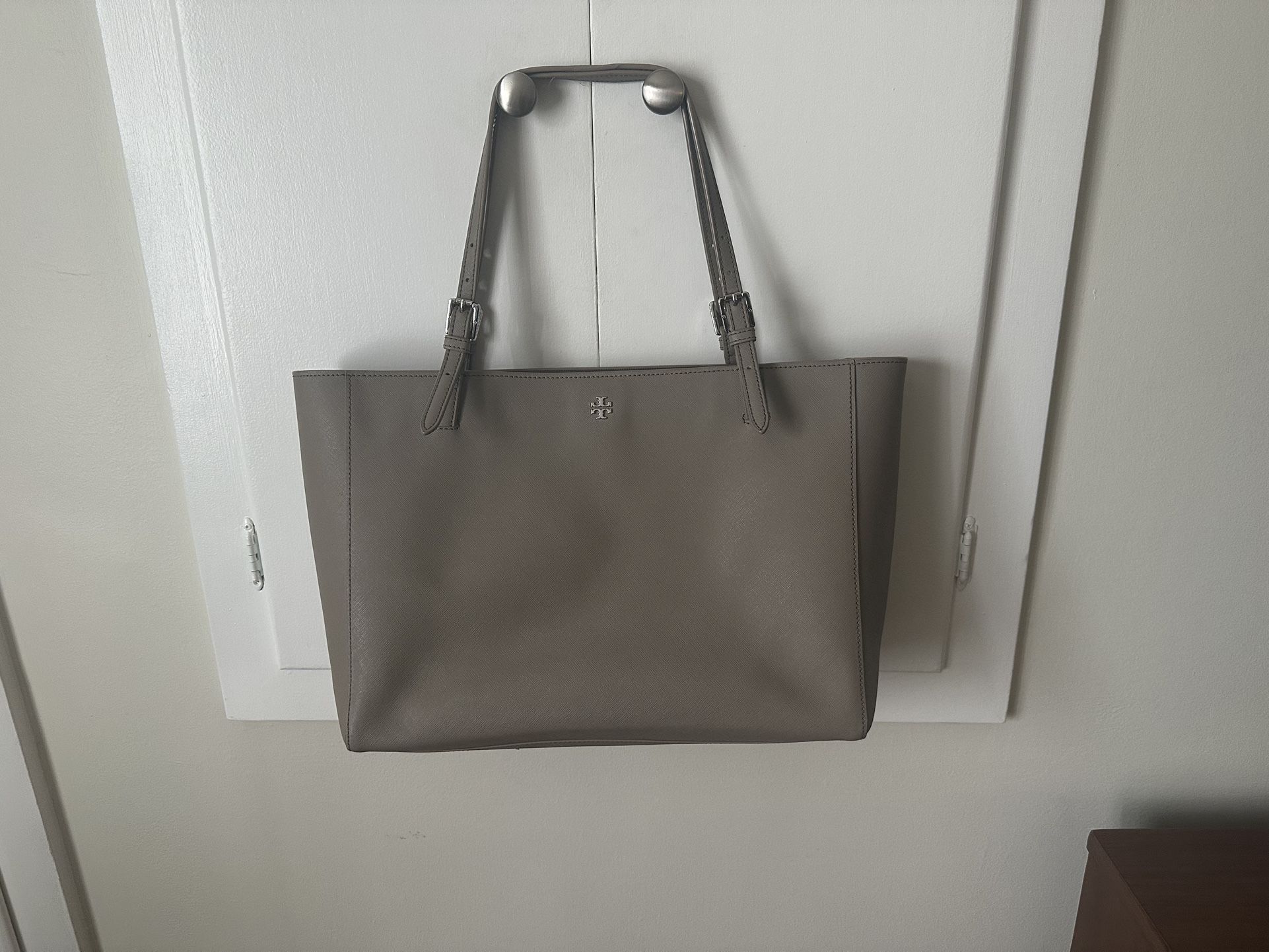 Tory Burch Leather Tote – Excellent Condition – Neutral Taupe with Laptop Sleeve