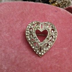 HeDY Silver Rhinestone  ❤️  925 Pin