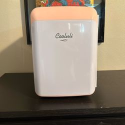 Cooluli mini fridge 