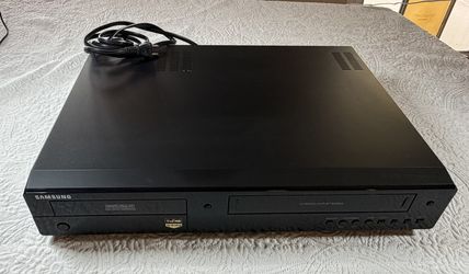 Samsung DVD-VR375 DVD Recorder/VCR Combo with Remote