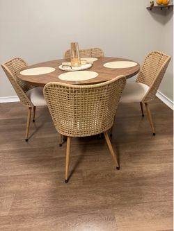 Rattan Dining  table chair x 4