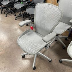 Herman Miller Aeron Size C Fully Adjustable in Mineral with Store Warranty and Financing Available! 