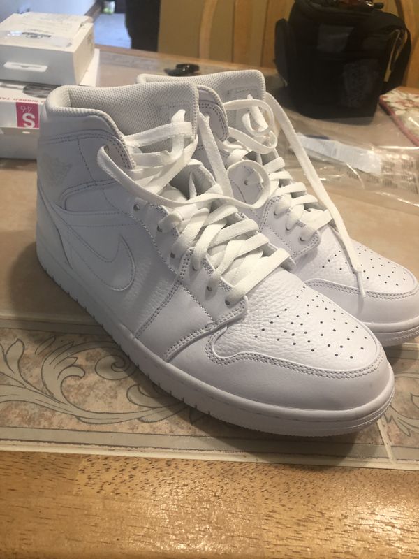jordan 1 mid size 10.5