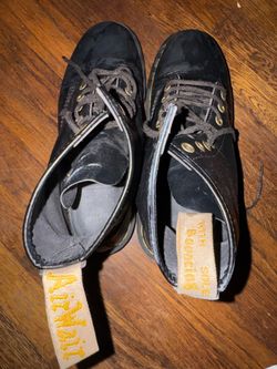 Dr. Martens Unisex 1460 Originals 8-Eye, Soft Toe Slip Resistant, 6 Inch Work Boot