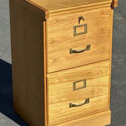 Filing Cabinet With Key