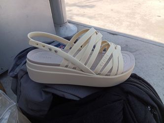 Lite Ride Brooklyn strappy by Crocs
