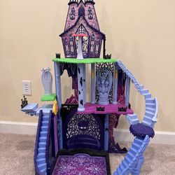 Monster High Doll House Deadluxe High School Playset Castle Haunted