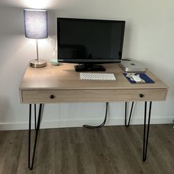 Desk with free monitor