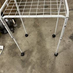 Bird Cage Stand In Excellent Condition 