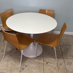 Round Kitchen table With 4 Chairs