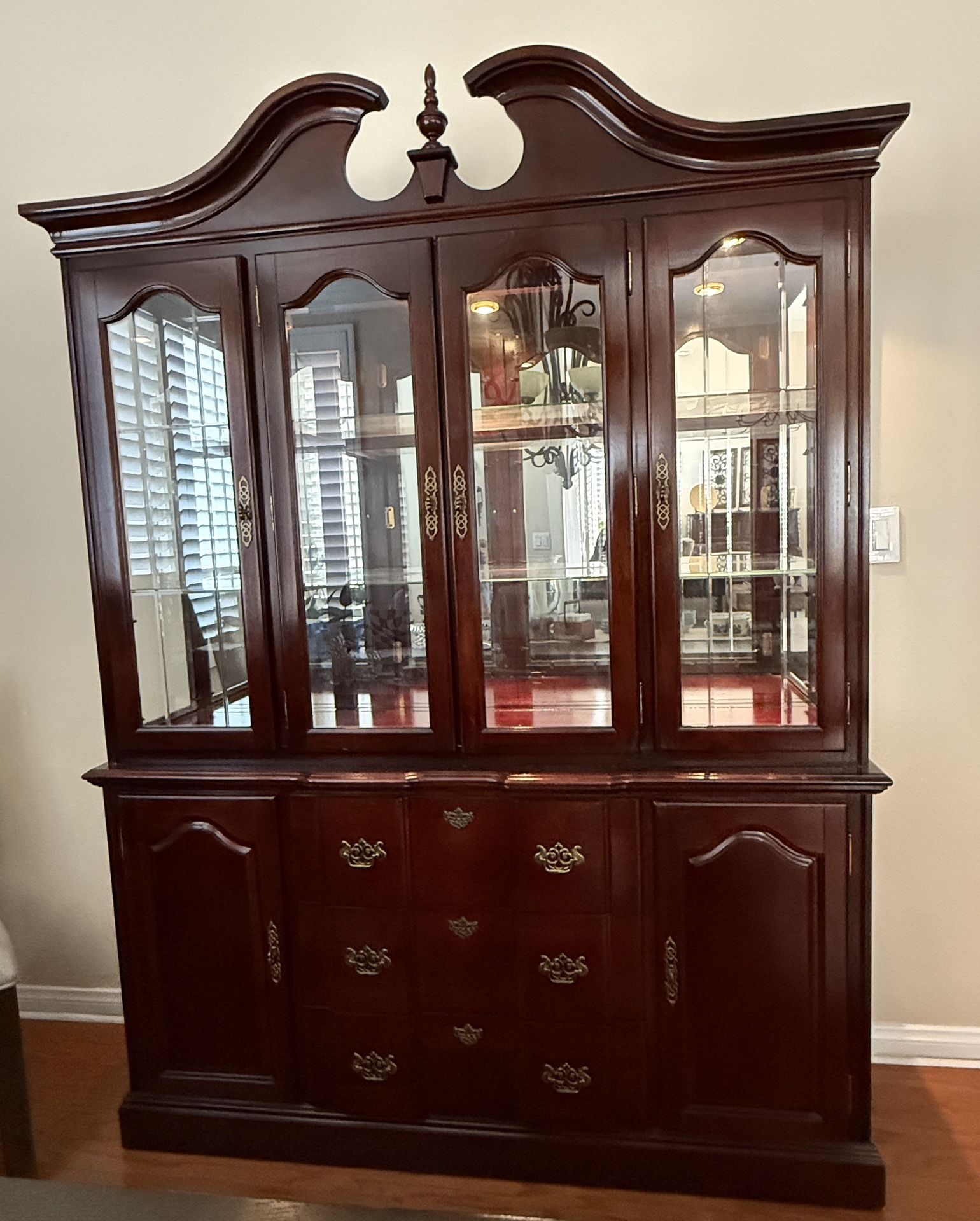 2 Piece China Cabinet