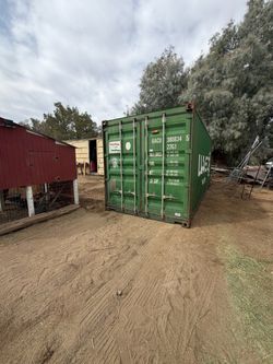 Storage shipping containers