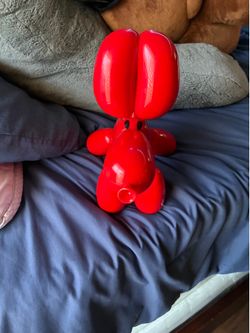 Squeakee the Balloon Dog