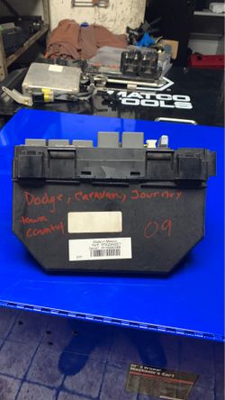 09 Dodge , Chrysler Fuse box