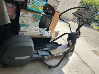 Precor EFX 5.23 Elliptical Trainer