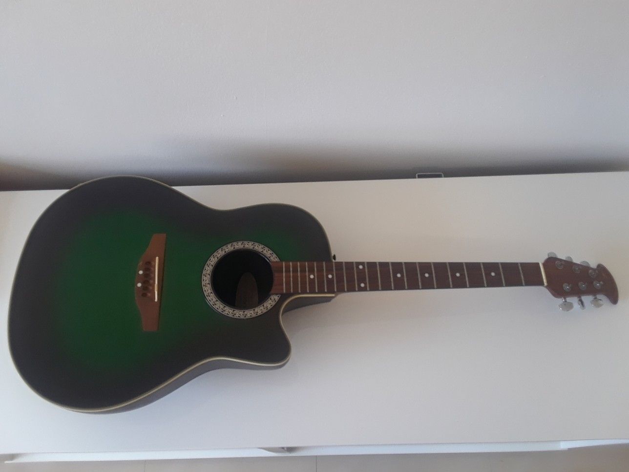 $375 Beautiful Rare Green Ovation Celebrity CC026 Acoustic Electric Guitar