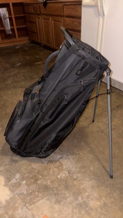 TaylorMade golf bag