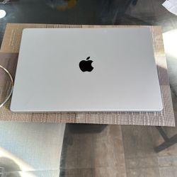 MacBook Pro 2021 16”