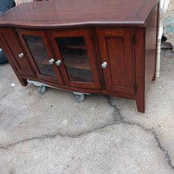 TV STAND 