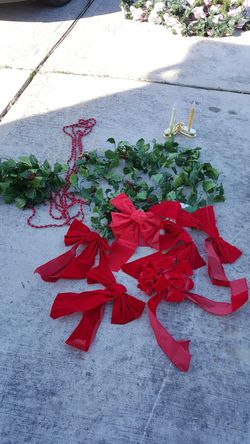 Christmas garland an bows an beads