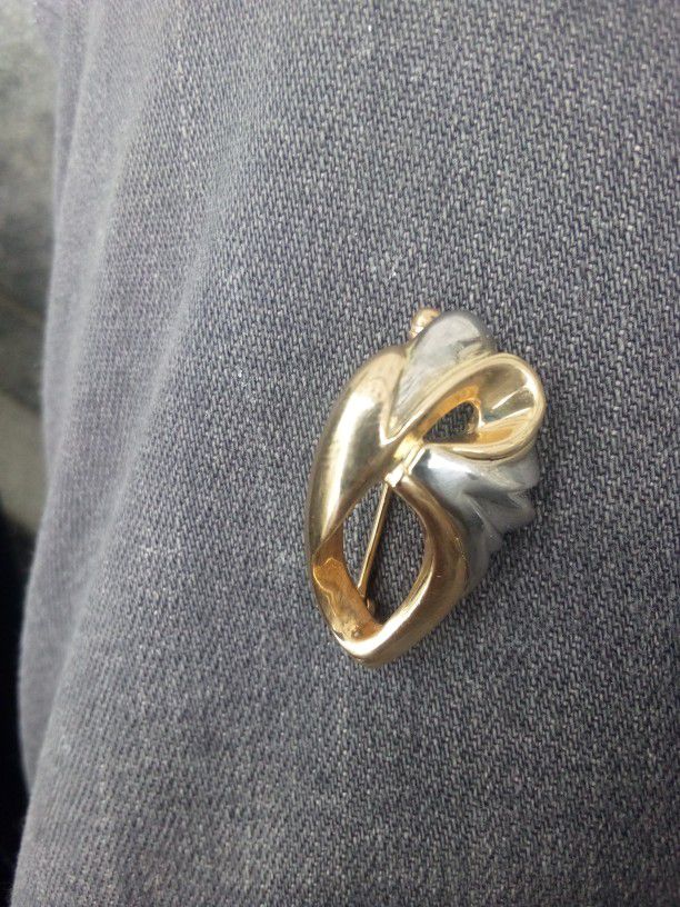 14 K White And Yellow Gold Brooch