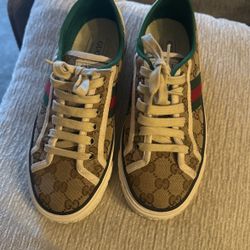 Gucci shoes With matching Bag