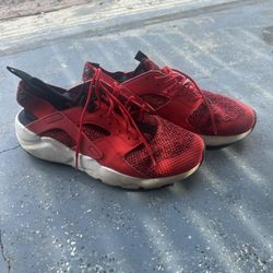 Nike Huaraches Size 10
