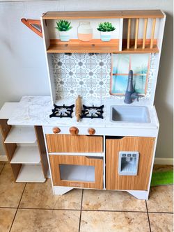 Kids Play kitchen