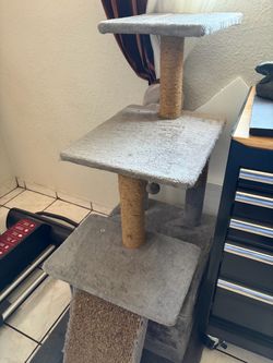 EveryYay cat tree - check description