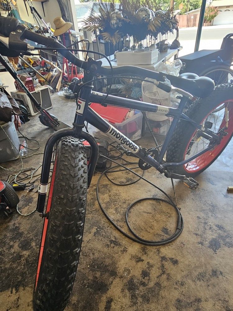 Mongoose Dolomite Fat Tire Mens Mountain Bike