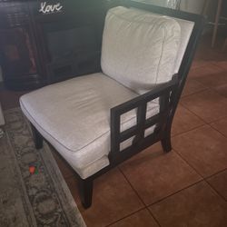 Accent chair 