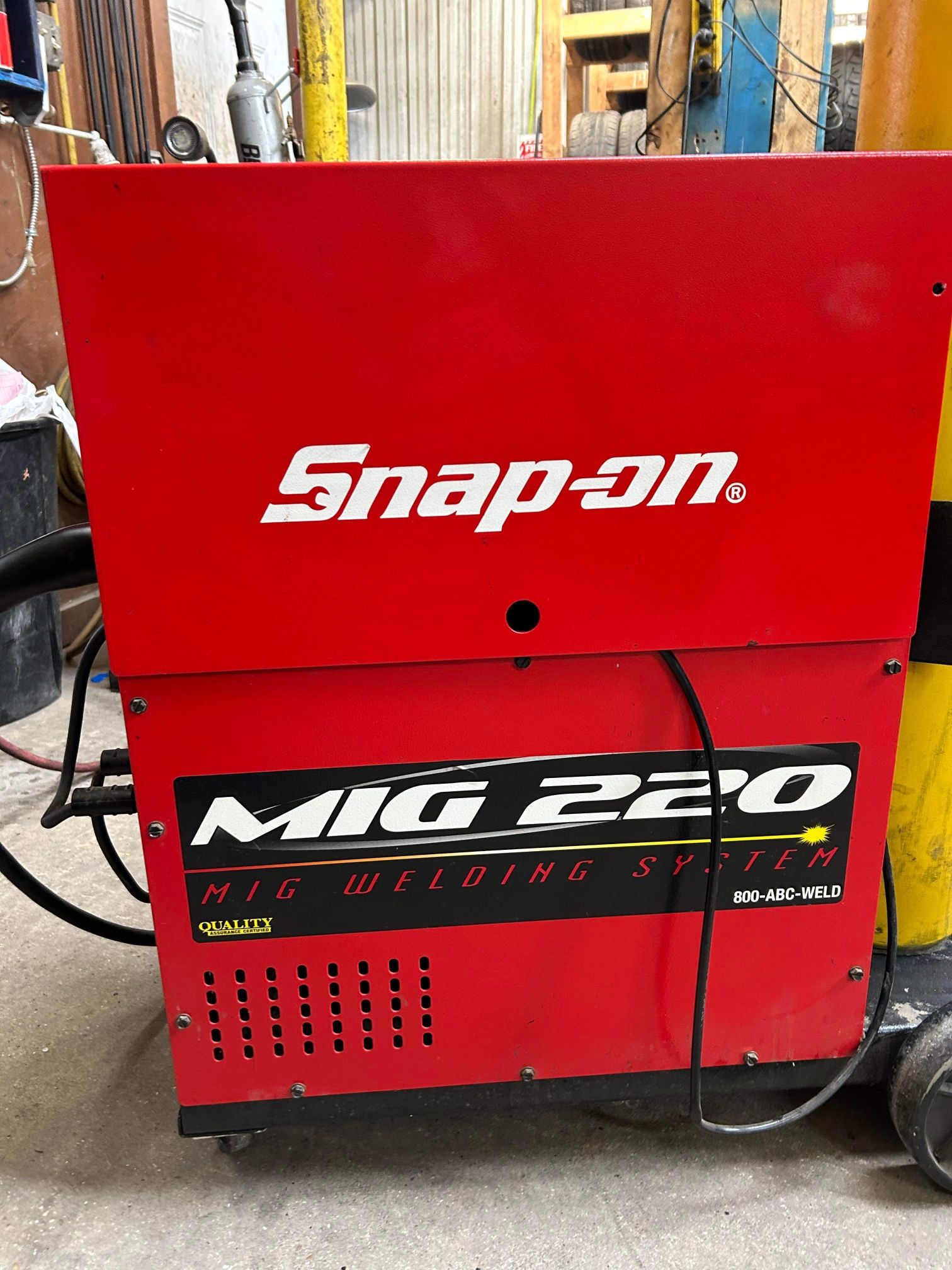 Snap On Mig Welder 220 With Tank And Roll.