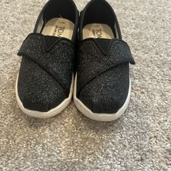 Tom’s toddler Shoes Size T7 Black Sparkles 