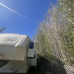 FOR SALE: 2009 Coachmen Chaparral 5th Wheel - 3 Slides - AS IS