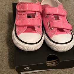 Pink toddler converse