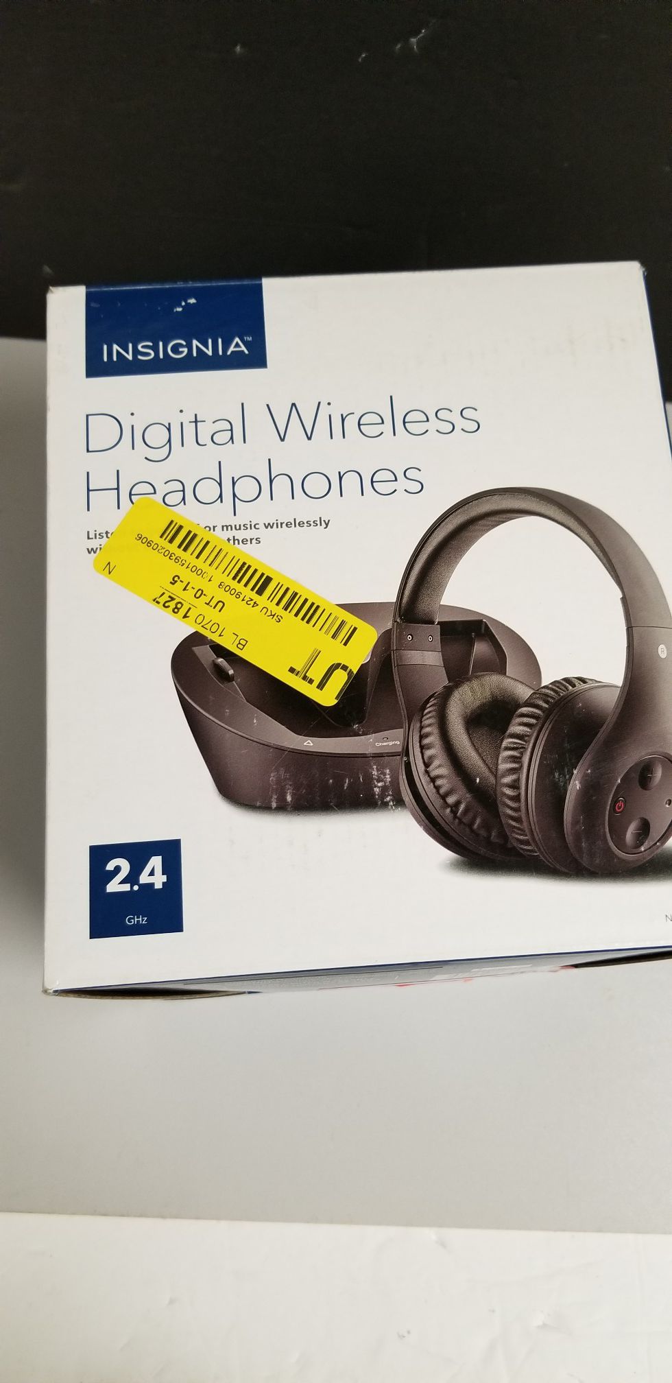 Insignia Digital wireless headphones
