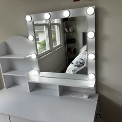 Vanity makeup mirror